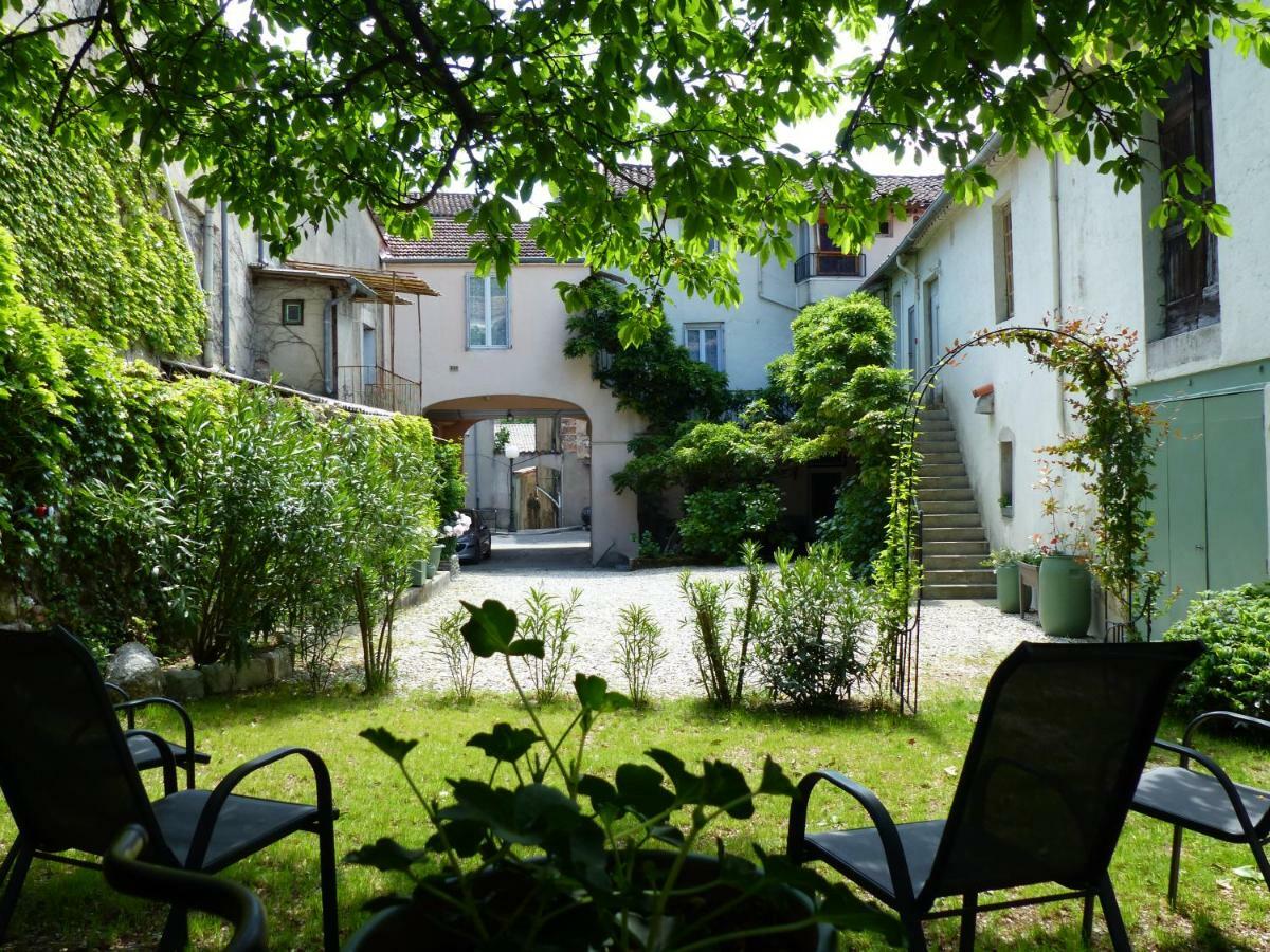Les Glycines Bed & Breakfast Le Vigan  Dış mekan fotoğraf